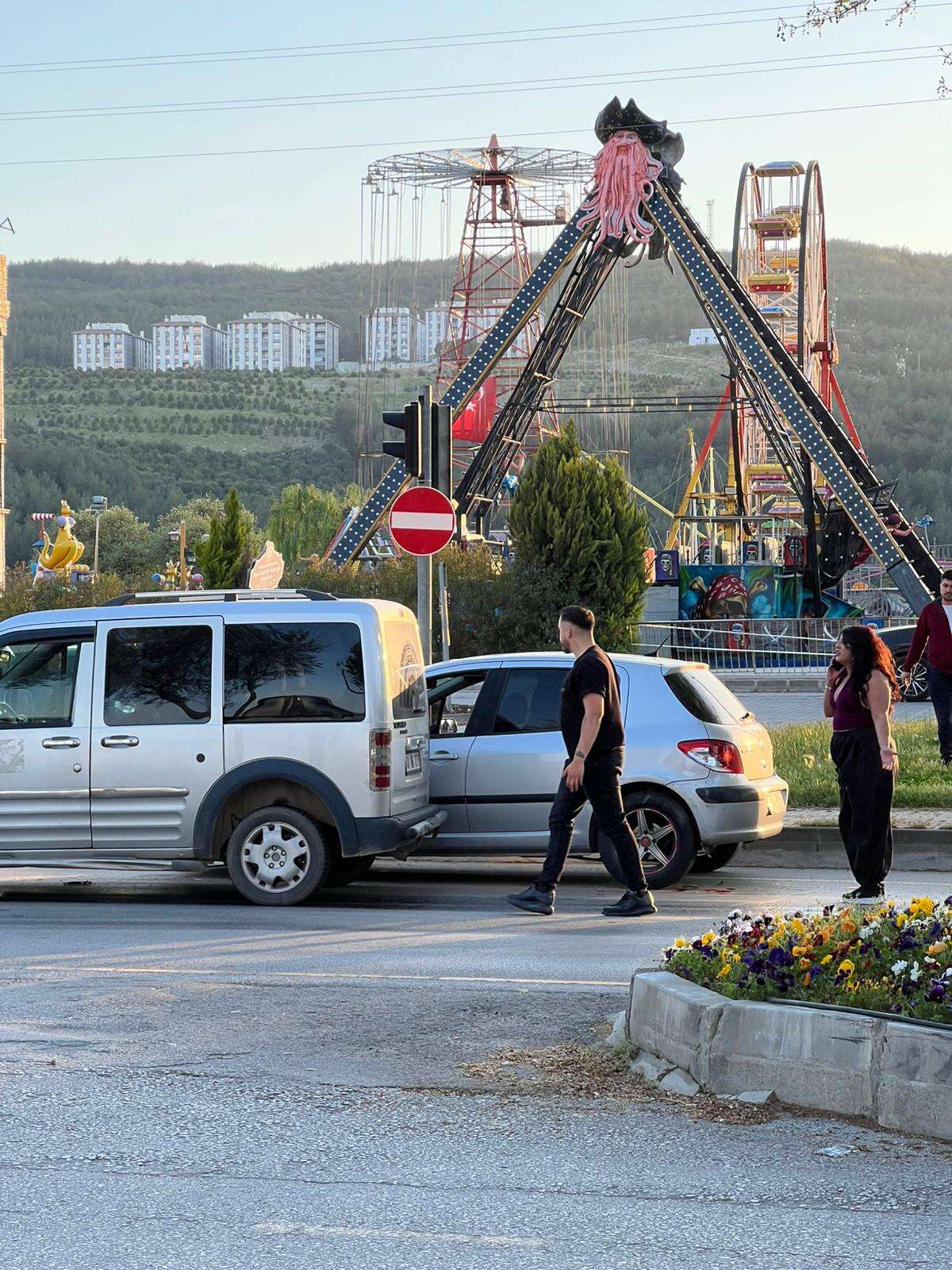 Menteşe’de Aynı Noktada Peş Peşe Trafik Kazası 4